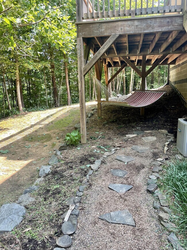 Photo - 225 Darnell Ln