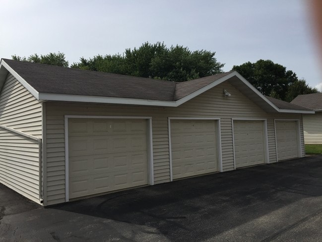 Garajes - 2705 55th St NW