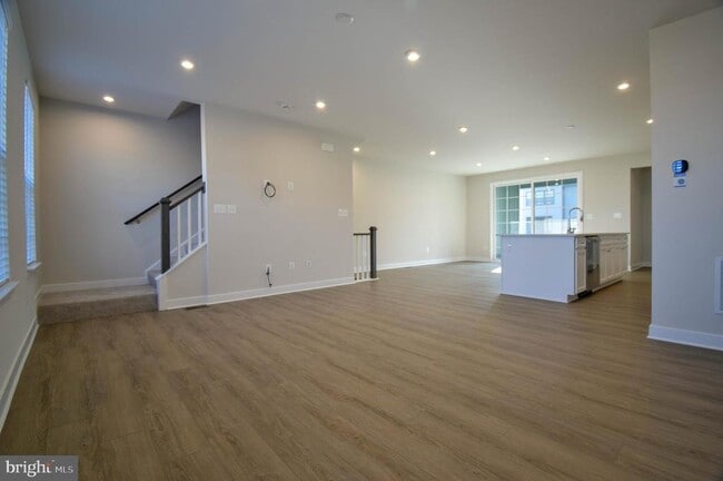 Photo - 120 Emily Wy