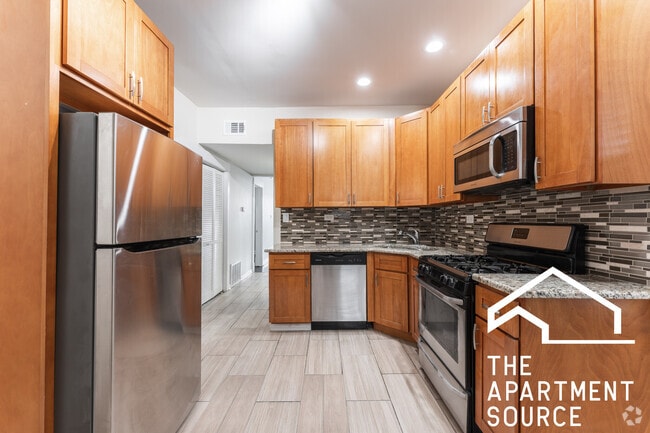Building Photo - 1530 N Greenview Ave Unit 1 Rental
