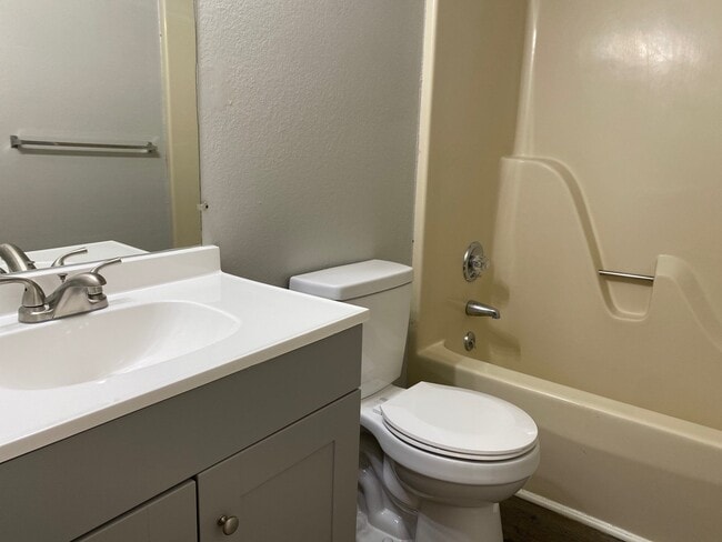 Photo - 22 Gardencrest Cv