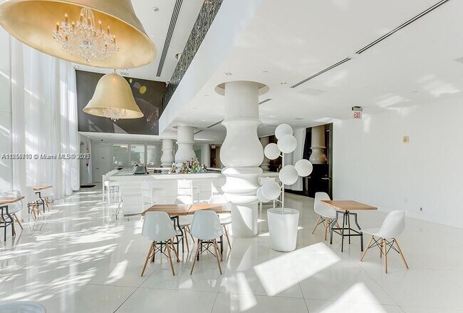 Photo - 1100 West Ave Unidad 425