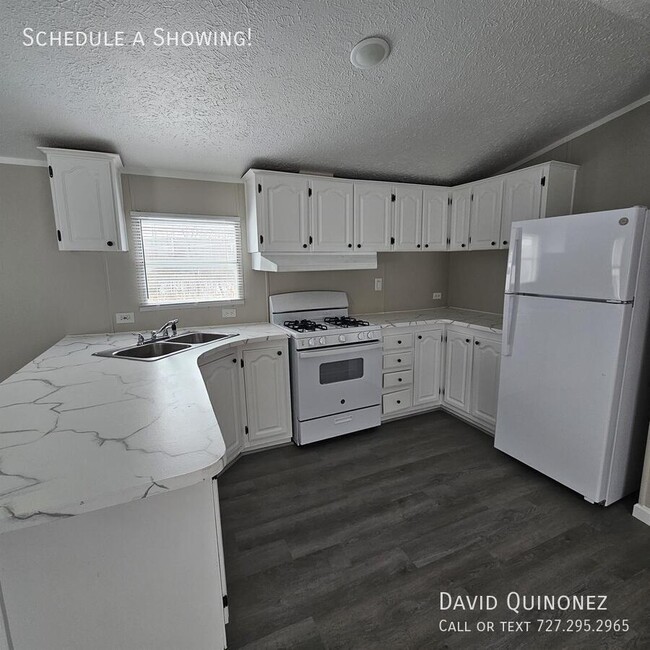 Building Photo - 2737 W Washington Center Rd