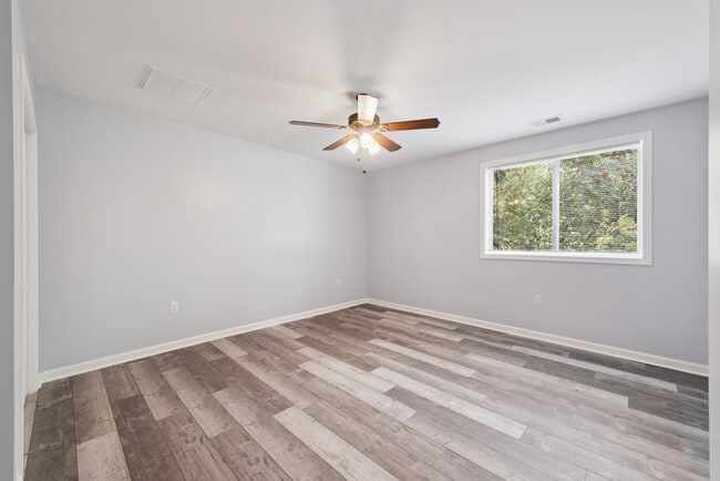 Photo - 305 N Graham**