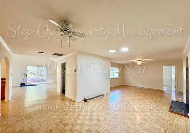 Photo - Spacious Contemporary Living: Stunning Three-Bedroom Retreat on Longeway!