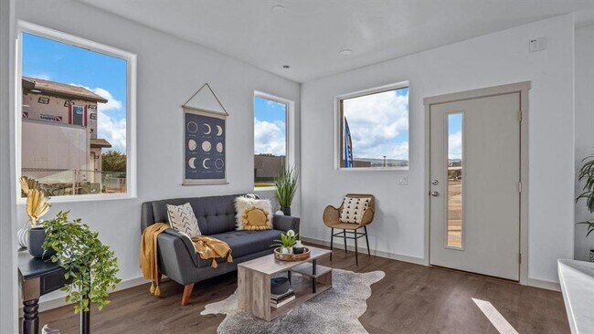 2772 Caspian Wy Unit C