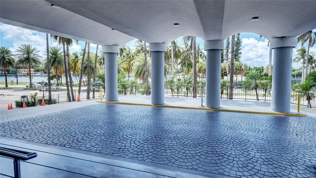 Photo - 5401 Collins Ave Unit 1126