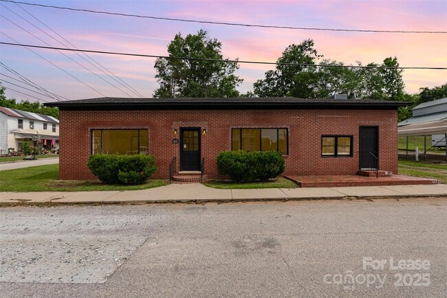 Building Photo - 412 Flat Dr Rental