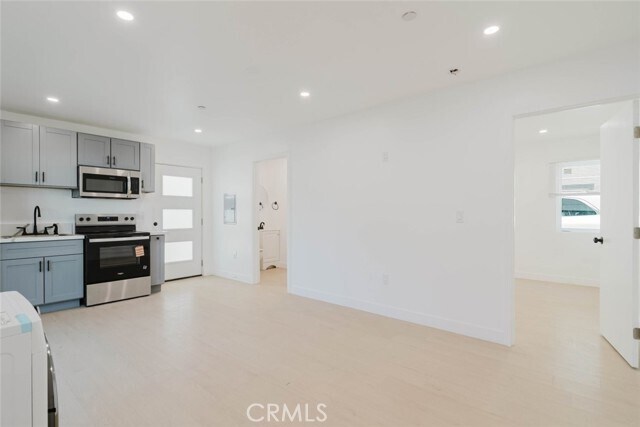 Photo - 5654 Cartwright Ave