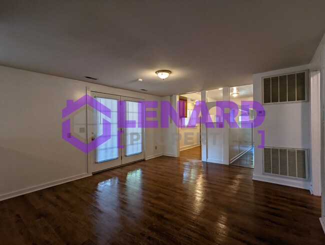 Photo - 332 E Summit St