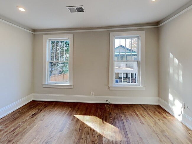 Photo - 1539 N Morningside Dr NE
