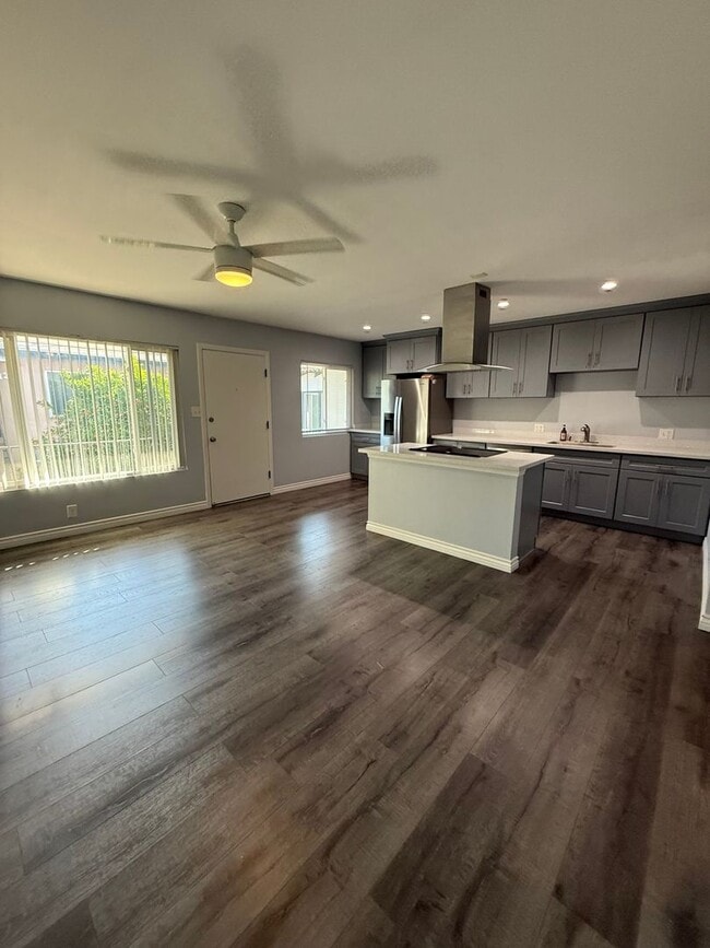 Photo - 1244 E. 4th Street Apartments