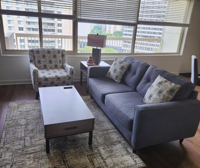 Photo - 1600 S Eads St Unidad ID1331354P