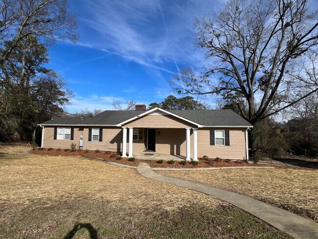3 BR 2 BA home located in Edenwood in down... - 3 BR 2 BA home located in Edenwood in down...