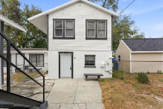 Building Photo - 2914 N 10th St Unit B