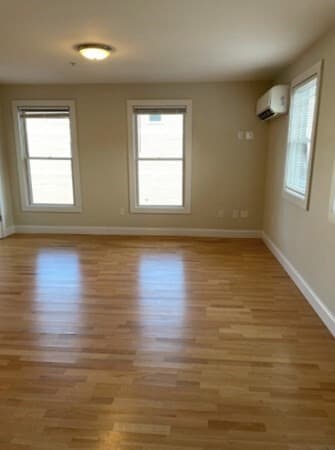 Photo - 338 W Broadway Unit 1