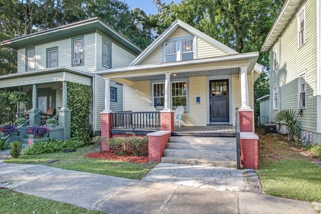 Photo - 513 E 36th St