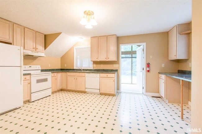 Photo - 520 S Eagleson Ave