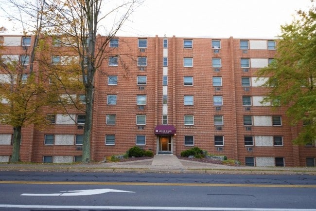 Building Photo - Allen Park Rental