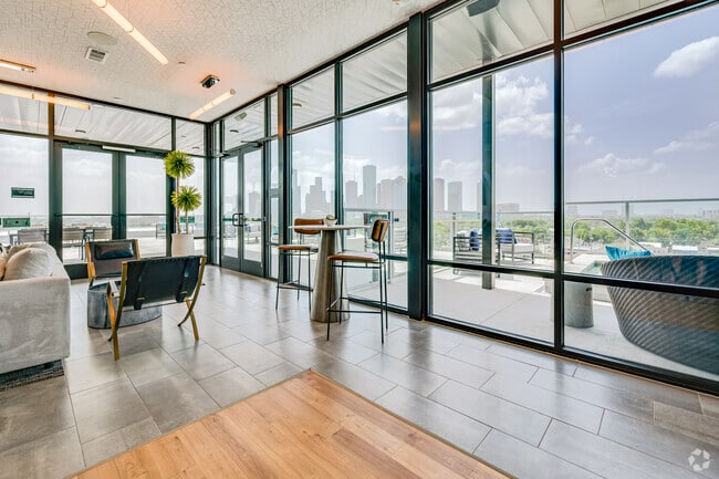 Sky Lounge
