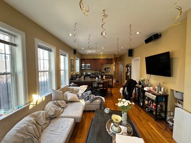 Photo - 148 Hillside St Unit 1