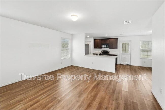 14421 Artisan Dr