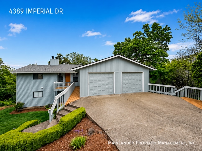 Building Photo - Brand New Flooring and Paint Upper Level Duplex