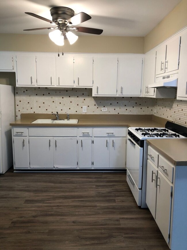 Photo - 6324 W 63rd St Unit 4