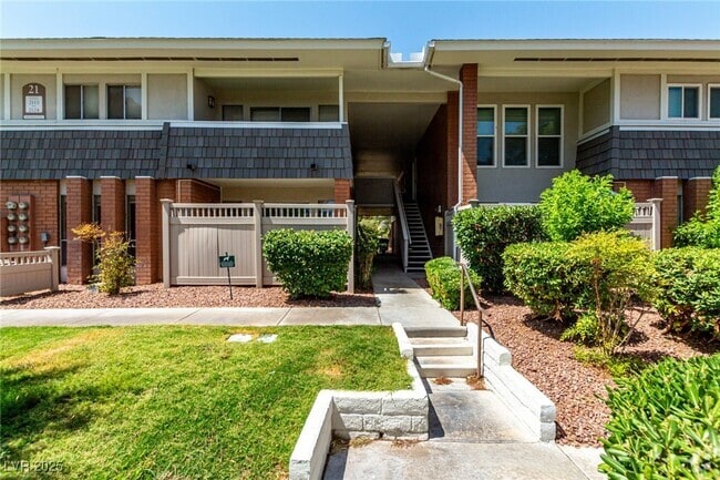 Building Photo - 650 Oakmont Ave Unit 2117 Rental