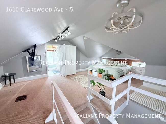 Photo - 1610 Clarewood Ave Unit 5