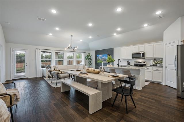 3802 Dogwood Rd