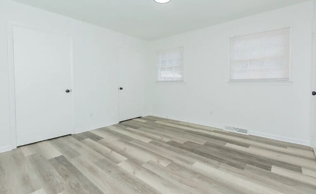 Photo - Room in Townhome on Greenbriar Rd