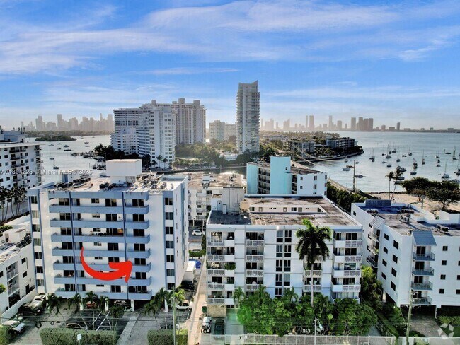 Building Photo - 1658 Bay Rd Unit 303 Rental