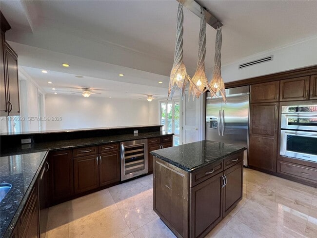 Photo - 573 Satinwood Dr