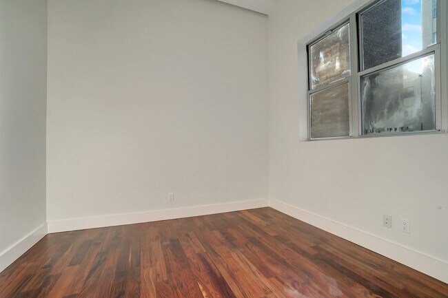 Photo - 120 S 4th St Unit 3F