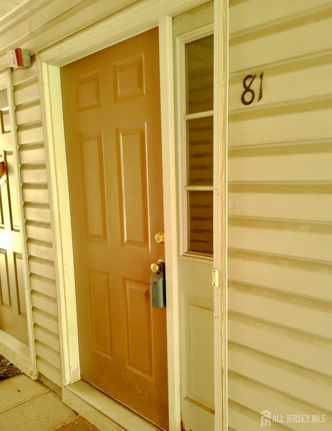 Photo - 81 Inverness Dr