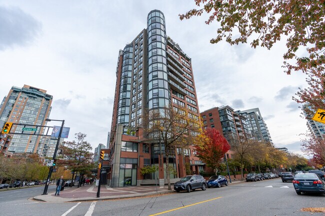 Building Photo - 5A-199 Drake Street Unit 5A