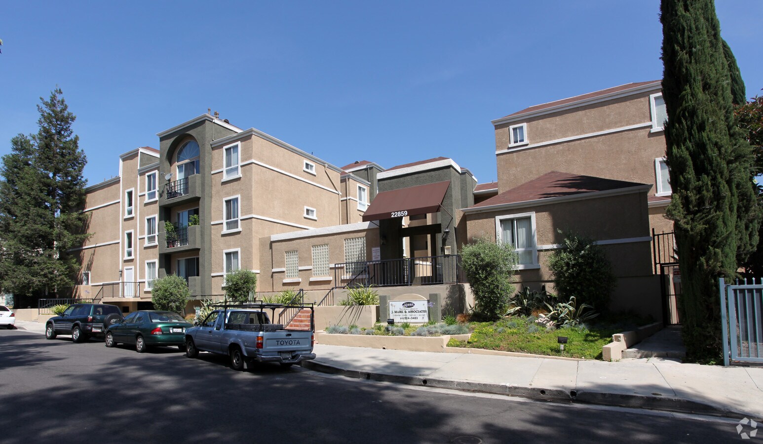 Photo - Del Valle Apartment Homes