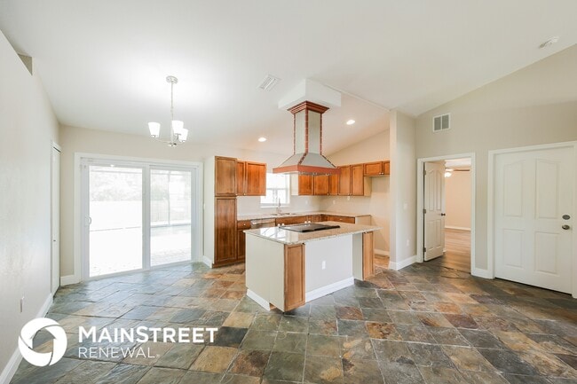 Photo - 3001 38th St W