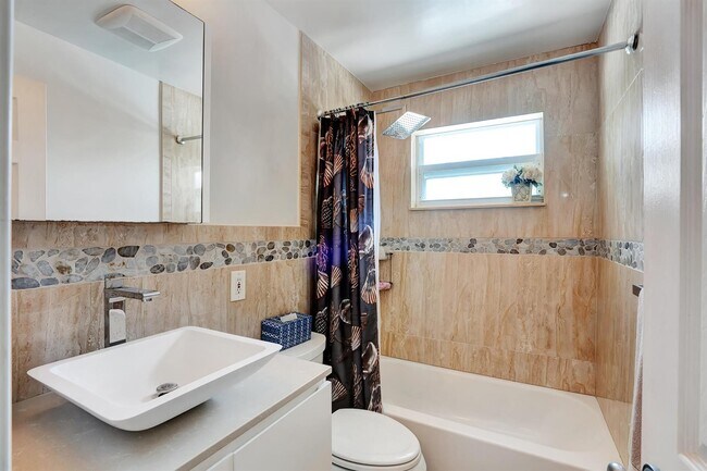 Photo - 131 SE 13th St