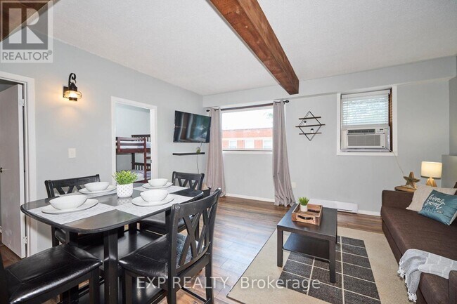 Photo - 4675 Queen St