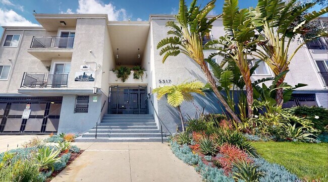 Photo - 5317-5311 Denny Ave