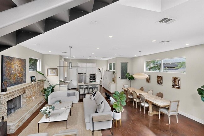 Photo - 807 W Gibson St