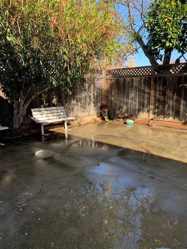 Building Photo - 938 Princess Anne Dr