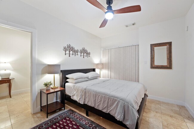 Photo - 1610 Hadley St