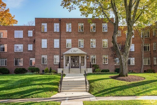Building Photo - 20 Outlook Ave Unit APT 205