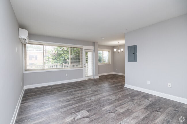 1 habitación, 1 baño - 730 pies cuadrados - Sala de estar - The Alante in Alexandria