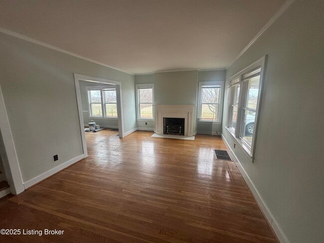 Photo - 2167 Eminence