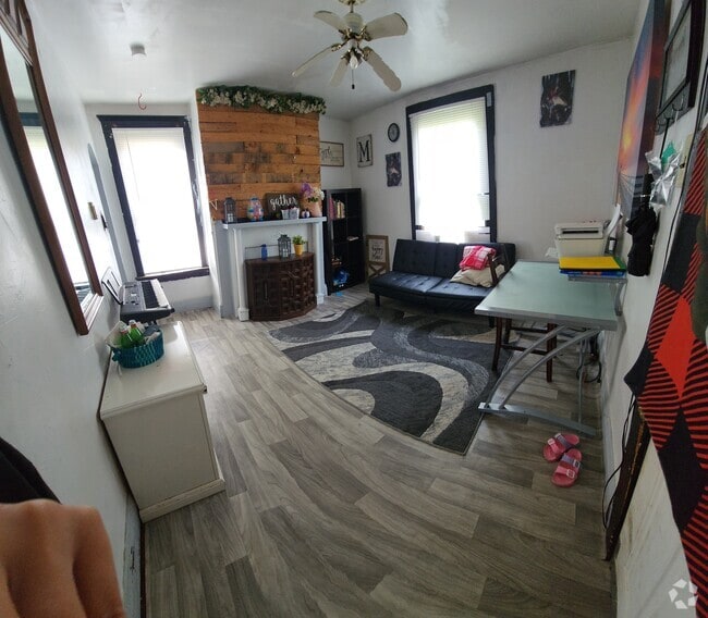 Building Photo - 809 Bradshaw Ave Rental