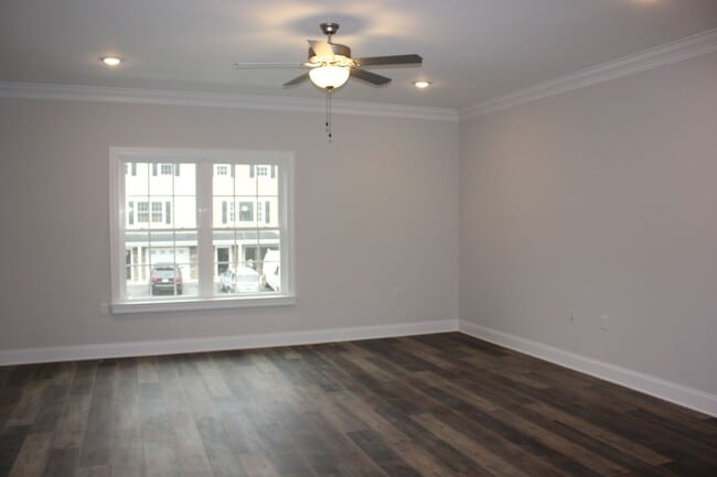 Photo - Townhouse for Rent in Crescent Ridge